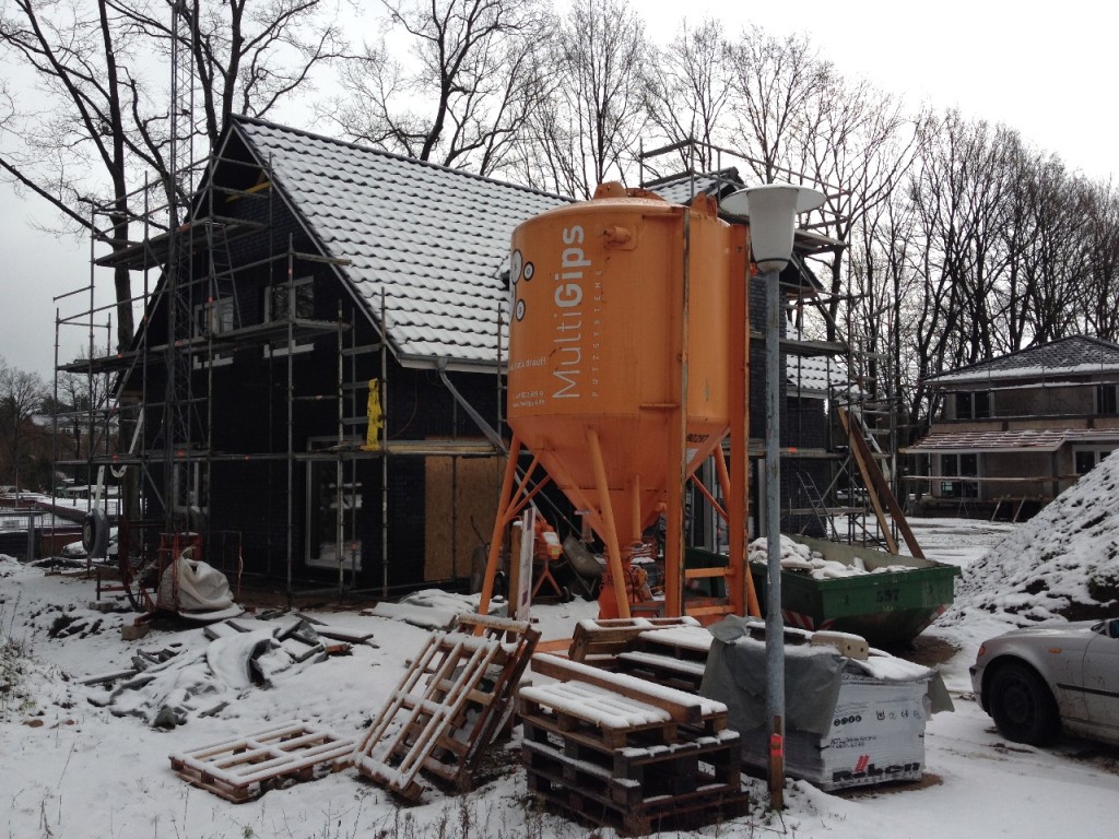 Unser Innenputz wird beim ersten Schnee angeliefert